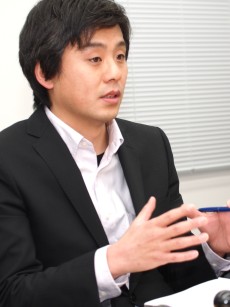 画像ギャラリー No.005のサムネイル画像 / 「隼」レバーはなぜ斜め上に入りにくいのか。HORI「ファイティングエッジ」開発陣とプロゲーマー・sako氏に聞く，アーケードスティックの最前線
