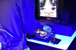 画像ギャラリー No.005のサムネイル画像 / ［JAEPO2017］「SOUND VOLTEX III GRAVITY WARS」のe-AMUSEMENT CLOUD版と，家庭向け専用コントローラが出展