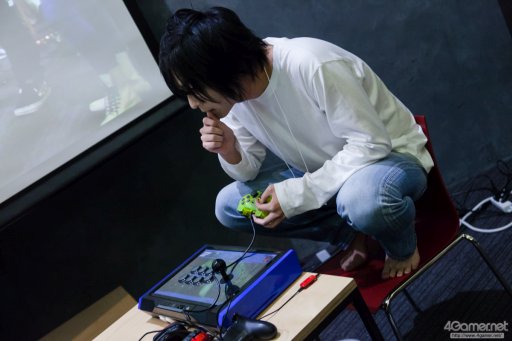 画像ギャラリー No.010のサムネイル画像 / ウメハラ氏の発案に40名超のプレイヤーが参戦。まさかの“太陽の塔”コスも披露された，「ウメハラ杯〜コスプレ限定大会〜」フォトレポート