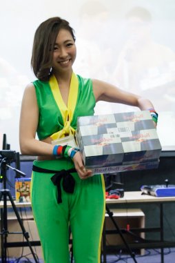 画像ギャラリー No.036のサムネイル画像 / ウメハラ氏の発案に40名超のプレイヤーが参戦。まさかの“太陽の塔”コスも披露された，「ウメハラ杯〜コスプレ限定大会〜」フォトレポート