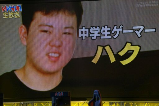 画像ギャラリー No.014のサムネイル画像 / 14歳の中学生と2D神マゴの熱い戦い。フジテレビの新e-Sports番組「いいすぽ！」内で行われた，第1回「ストリートファイターV」大会レポート