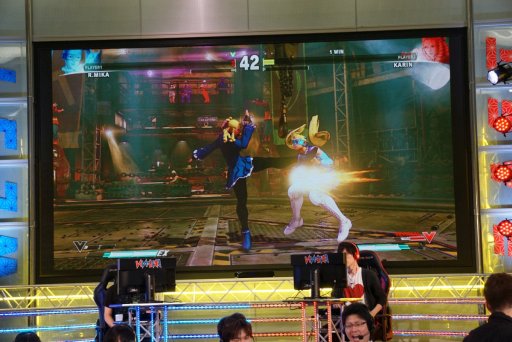 画像ギャラリー No.027のサムネイル画像 / 14歳の中学生と2D神マゴの熱い戦い。フジテレビの新e-Sports番組「いいすぽ！」内で行われた，第1回「ストリートファイターV」大会レポート