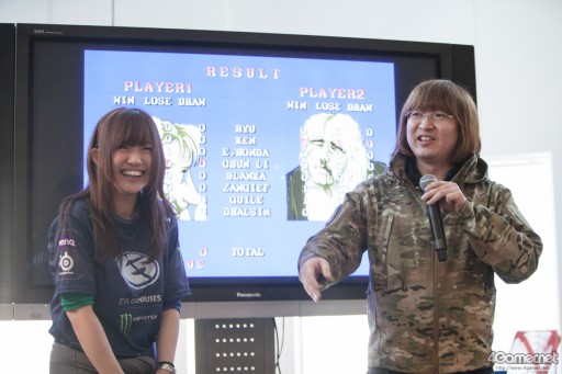 画像ギャラリー No.024のサムネイル画像 / 新旧2タイトルの強豪達がレッドブルホールに集結。ストII「全国大会2016」＆ストIV「第二回大学対抗戦」フォトレポート