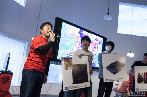 画像ギャラリー No.081のサムネイル画像 / 新旧2タイトルの強豪達がレッドブルホールに集結。ストII「全国大会2016」＆ストIV「第二回大学対抗戦」フォトレポート