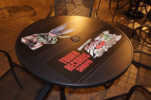 画像ギャラリー No.002のサムネイル画像 / 「ジョジョの奇妙な冒険　アイズオブヘブン」発売。渋谷タワレコにスピードワゴンが降り立った，発売記念イベントをレポート
