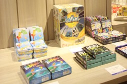 画像ギャラリー No.010のサムネイル画像 / 老舗デパートに海外ボードゲームが勢揃い。日本橋三越本店で開催された催事イベントで，カナイセイジ氏のトークセミナーを聞いてきた