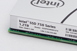 画像ギャラリー No.010のサムネイル画像 / NVMe準拠のPCIe 3.0接続となるIntel製SSD「SSD 750」レビュー。SATA 6Gbps比で2倍以上という圧倒的な速度性能を確認する