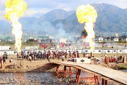 画像ギャラリー No.002のサムネイル画像 / イケメン武将たちとふたり旅気分が楽しめる「イケメン戦国」×山梨県笛吹市コラボ＆大迫力の川中島合戦戦国絵巻レポート
