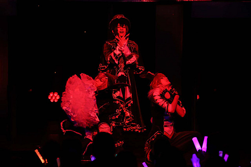 画像ギャラリー No.009のサムネイル画像 / 「アイ★チュウ」，7月27日に開催された「Live!!!アイ★チュウ　ザ・ステージ〜Planète et Fleurs〜」のライブレポートが到着