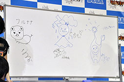 画像ギャラリー No.010のサムネイル画像 / “モンギアガールズ”の杉原杏璃さん，菜乃花さん，大貫彩香さんも登場。スマホアプリ「モンスターギア」の完成披露会の模様をレポート