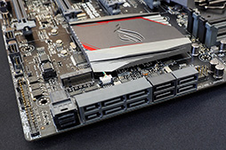 画像ギャラリー No.021のサムネイル画像 / 「Intel Z170」搭載のゲーマー向けマザーボードを各社が発表。高速化されたM.2スロットやUSB 3.1 Type-A＆Cポート搭載が標準に