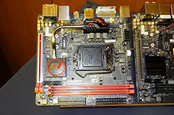 画像ギャラリー No.027のサムネイル画像 / 「Intel Z170」搭載のゲーマー向けマザーボードを各社が発表。高速化されたM.2スロットやUSB 3.1 Type-A＆Cポート搭載が標準に