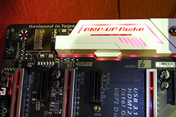 画像ギャラリー No.030のサムネイル画像 / 「Intel Z170」搭載のゲーマー向けマザーボードを各社が発表。高速化されたM.2スロットやUSB 3.1 Type-A＆Cポート搭載が標準に