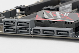 画像ギャラリー No.022のサムネイル画像 /  「Z170 PRO GAMING」を細かくチェック。2万円台半ばで買えるASUSのゲーマー向けマザーは新たな定番になるかも