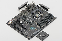 画像ギャラリー No.035のサムネイル画像 /  「Z170 PRO GAMING」を細かくチェック。2万円台半ばで買えるASUSのゲーマー向けマザーは新たな定番になるかも