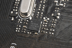 画像ギャラリー No.042のサムネイル画像 /  「Z170 PRO GAMING」を細かくチェック。2万円台半ばで買えるASUSのゲーマー向けマザーは新たな定番になるかも