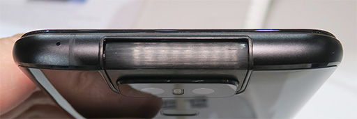 画像ギャラリー No.008のサムネイル画像 / ASUSの次期ハイエンドスマホ「ZenFone 6」は，前後に動くカメラ「Flip Camera」の搭載でノッチなし