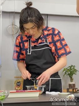 画像ギャラリー No.010のサムネイル画像 / 「あんスタ！！」CAFE CINNAMON ニキズキッチン第3回収録現場の潜入レポート。山口智広さん＆神永圭佑さんが冷や麦作りにちゃれんじ！