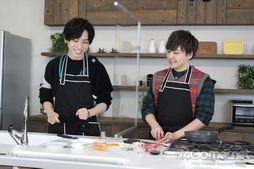 画像ギャラリー No.004のサムネイル画像 / 「あんスタ！！」配信番組「CAFE CINNAMON ニキズキッチン」第7回収録現場に潜入レポート。餅つき＆おもちピザに挑戦！