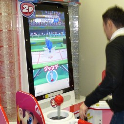 画像ギャラリー No.011のサムネイル画像 / 全身を使って楽しめる体感競技ゲーム「マリオ&ソニック AT リオオリンピック アーケードゲーム」。本日開始のロケテストに先駆けたプレイレポートを掲載