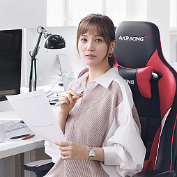 画像ギャラリー No.003のサムネイル画像 / 本田 翼さん監修によるAKRacingのゲーマー向けチェアが販売中。落ち着いた雰囲気の部屋にも合う，爽やかなカラーリングが魅力【PR】