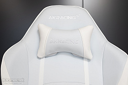画像ギャラリー No.016のサムネイル画像 / 本田 翼さん監修によるAKRacingのゲーマー向けチェアが販売中。落ち着いた雰囲気の部屋にも合う，爽やかなカラーリングが魅力【PR】