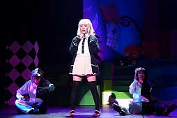画像ギャラリー No.022のサムネイル画像 / 舞台公演「スーパーダンガンロンパ2 THE STAGE〜さよなら絶望学園〜」のゲネプロをレポート。原作に忠実なキャラクターや演出，そしてモノクマのハジけぶりを大いに楽しもう