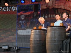 画像ギャラリー No.028のサムネイル画像 / グリーのスマホ向け新作RPG「追憶の青」発表会に，中島美嘉さんがゾンビになって登場。開発陣によるトークも行われたイベントをレポート