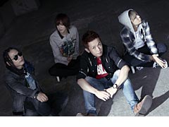 男をアゲる「UPPERS」のイメージソングは，4人組ロックバンド「KNOCK OUT MONKEY」の新曲「OH, NO」に決定
