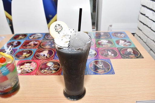 画像ギャラリー No.024のサムネイル画像 / 飲んで喰らって体力満タン！ 「セブンナイツ」公式カフェ“セブンナイツ 原宿ギルド in AMO CAFE”が10月20日にオープン