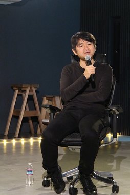 画像ギャラリー No.002のサムネイル画像 / 「Rez Infinite」の「The Game Awards 2016 Best VR Game」受賞を記念し，水口哲也氏とSIE 吉田修平氏が対談。二人が語るVRの可能性とは