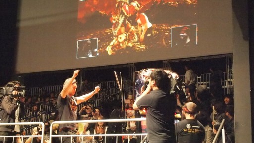 画像ギャラリー No.011のサムネイル画像 / 「鉄拳7FR」×新日コラボが発表された「大プロレス祭り2017」レポート。オカダ・カズチカ選手のコスチュームを纏い，キングが「レインメーカー」を繰り出す