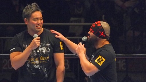 画像ギャラリー No.012のサムネイル画像 / 「鉄拳7FR」×新日コラボが発表された「大プロレス祭り2017」レポート。オカダ・カズチカ選手のコスチュームを纏い，キングが「レインメーカー」を繰り出す