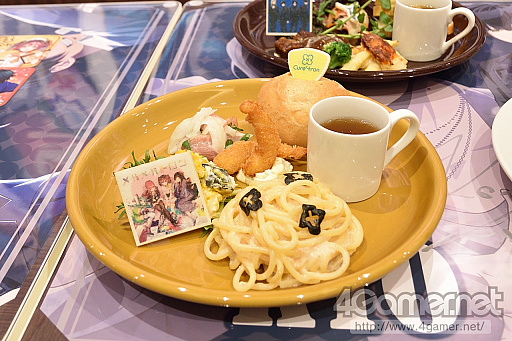 画像ギャラリー No.025のサムネイル画像 / 「セガコラボカフェ池袋 バンドやろうぜ！」が4月7日から期間限定でオープン。小林正典さんも登場したレセプションの模様をレポート