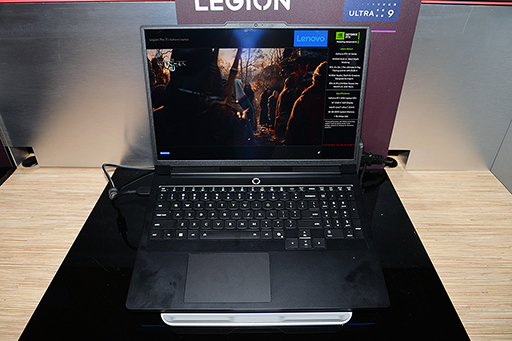 画像ギャラリー No.005のサムネイル画像 / 携帯型ゲームPC「Legion Go」の新製品やRTX 50＆Core Ultra 200HX搭載ゲームノートPCをLenovoが展示