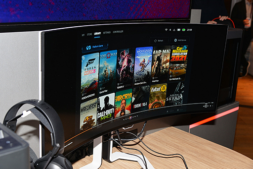 画像ギャラリー No.008のサムネイル画像 / 携帯型ゲームPC「Legion Go」の新製品やRTX 50＆Core Ultra 200HX搭載ゲームノートPCをLenovoが展示