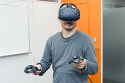 画像ギャラリー No.005のサムネイル画像 / 徳岡正肇の これをやるしかない！：VR空間内を歩き回れる夢のシステム「HTC Vive」が持つ可能性と課題について考える