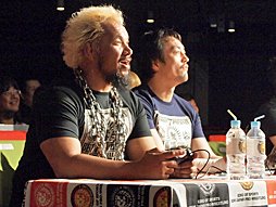 画像ギャラリー No.006のサムネイル画像 / 獣神サンダー・ライガー選手や真壁刀義選手らが「鉄拳7」でガチ対戦！ 現役レスラー4人による「鉄拳7 BATTLE TOURNAMENT 2017」収録現場レポート