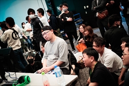画像ギャラリー No.091のサムネイル画像 / 「鉄拳7」最後のMASTERCUPには765（ナムコ）人が参戦！　初のPC版開催となった同大会の模様をフォトレポートで紹介