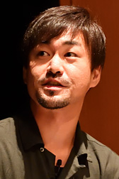 画像ギャラリー No.008のサムネイル画像 / バイオハザード7のサウンドチームがそのメイキングを実演。効果音に必要なのは糸こんにゃくとローション，洗面器!?
