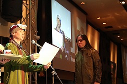 画像ギャラリー No.008のサムネイル画像 / 「ボコスカウォーズII」の発売記念イベントが開催。前作の発売から33年間シリーズを支えてきた人達に，監督のラショウ氏が感謝を示した