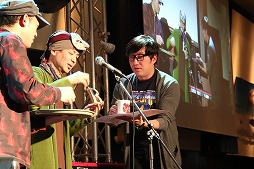 画像ギャラリー No.010のサムネイル画像 / 「ボコスカウォーズII」の発売記念イベントが開催。前作の発売から33年間シリーズを支えてきた人達に，監督のラショウ氏が感謝を示した