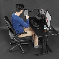 画像ギャラリー No.004のサムネイル画像 / タブレットを頭上に固定して寝たままゲームをプレイできるタブレット用アームがBauhutteから