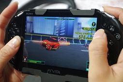 画像ギャラリー No.008のサムネイル画像 / ［TGS 2016］美少女が車に変身！ 2つの形態を使い分けて戦うアクションゲーム「新星抜擢ドライブガールズ」プレイレポート