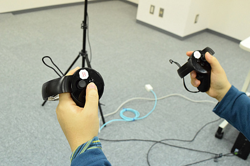 画像ギャラリー No.004のサムネイル画像 / 本日リリースのVR脱出ゲーム「エニグマスフィア〜透明球の謎」のプレイレポート。Oculus Touchによる細やかな手の動きと，協力プレイの楽しさが特徴