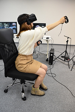 画像ギャラリー No.006のサムネイル画像 / 本日リリースのVR脱出ゲーム「エニグマスフィア〜透明球の謎」のプレイレポート。Oculus Touchによる細やかな手の動きと，協力プレイの楽しさが特徴