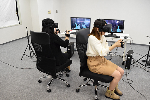画像ギャラリー No.015のサムネイル画像 / 本日リリースのVR脱出ゲーム「エニグマスフィア〜透明球の謎」のプレイレポート。Oculus Touchによる細やかな手の動きと，協力プレイの楽しさが特徴