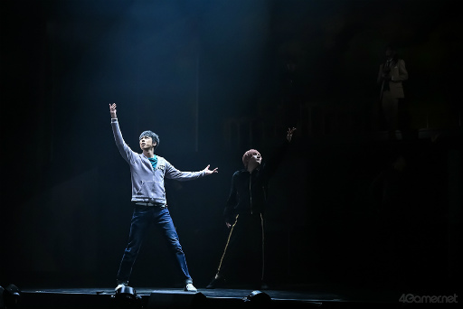 画像ギャラリー No.004のサムネイル画像 / 「MANKAI STAGE『A3!』ACT2! 〜WINTER 2024〜」ゲネプロレポート。信頼しあう劇団員たちの絆が，最高の芝居を作る新生冬組公演
