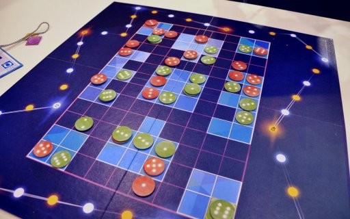 画像ギャラリー No.013のサムネイル画像 / ［SPIEL’16］QUEEN Gamesが贈る新作アブストラクトゲーム「GL&Uuml;X」試遊レポート。建築ゲームの「Monument World」も合わせて紹介