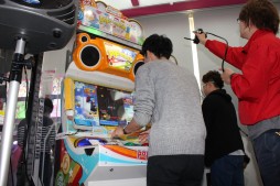 画像ギャラリー No.022のサムネイル画像 / 「The 6th KONAMI Arcade Championship」開幕記念イベントレポート。前チャンピオンとゲスト陣が，全11タイトルの見どころを解説
